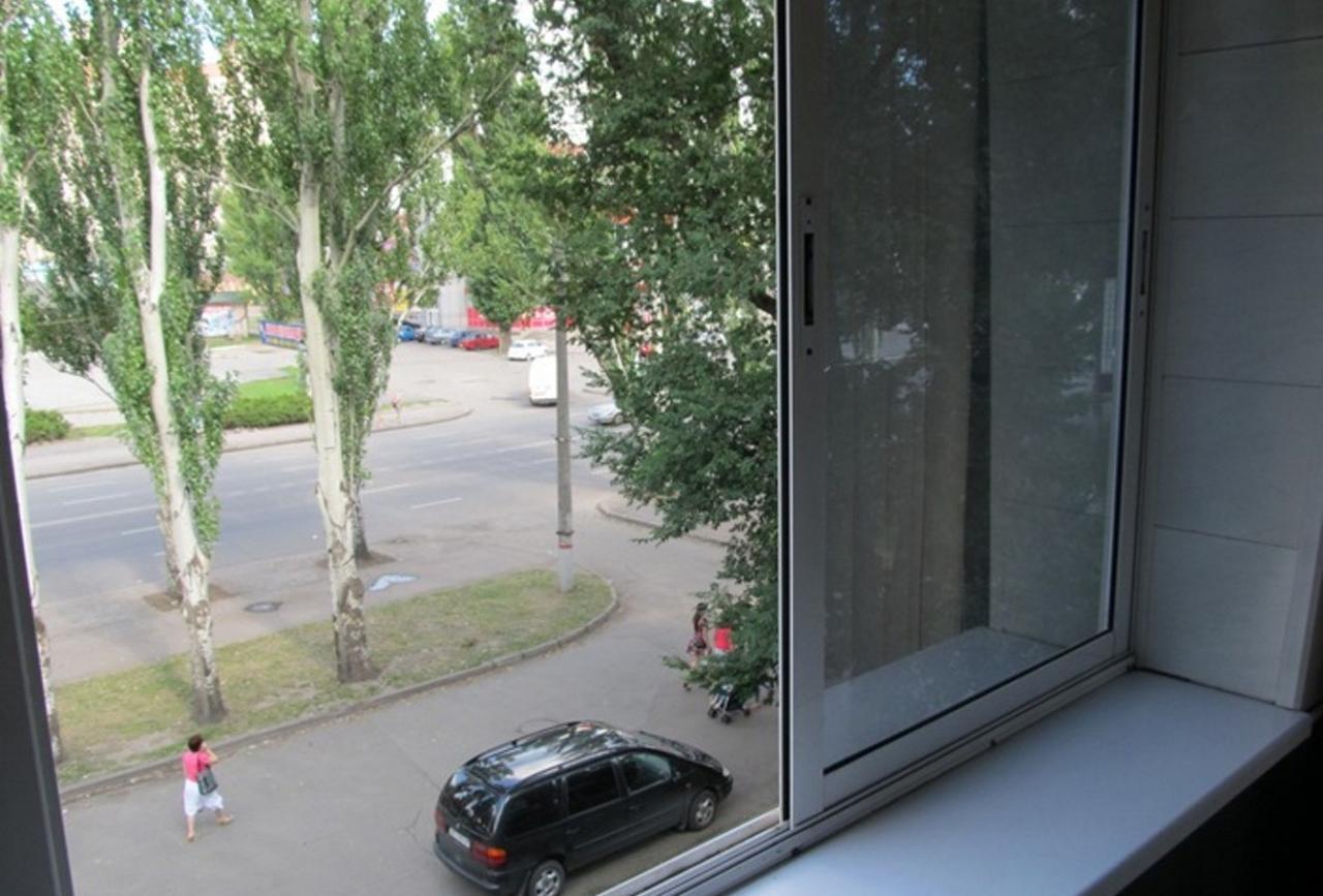 Апартаменты В Центре Металлургов 27 Kr Apartments Kryvyi Rih Exterior photo